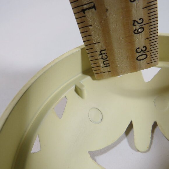 Metal Sea Shell lid embossed candle topper (well made) sturdy, realistic - Picture 7 of 9